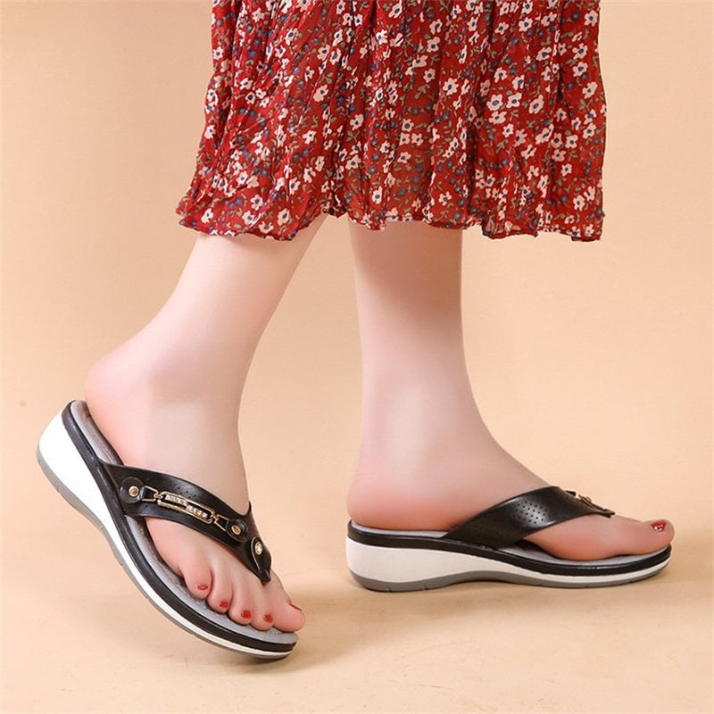 Soléna™ – Tongs Femme avec Soutien de la Voûte Plantaire | Ultra Confort